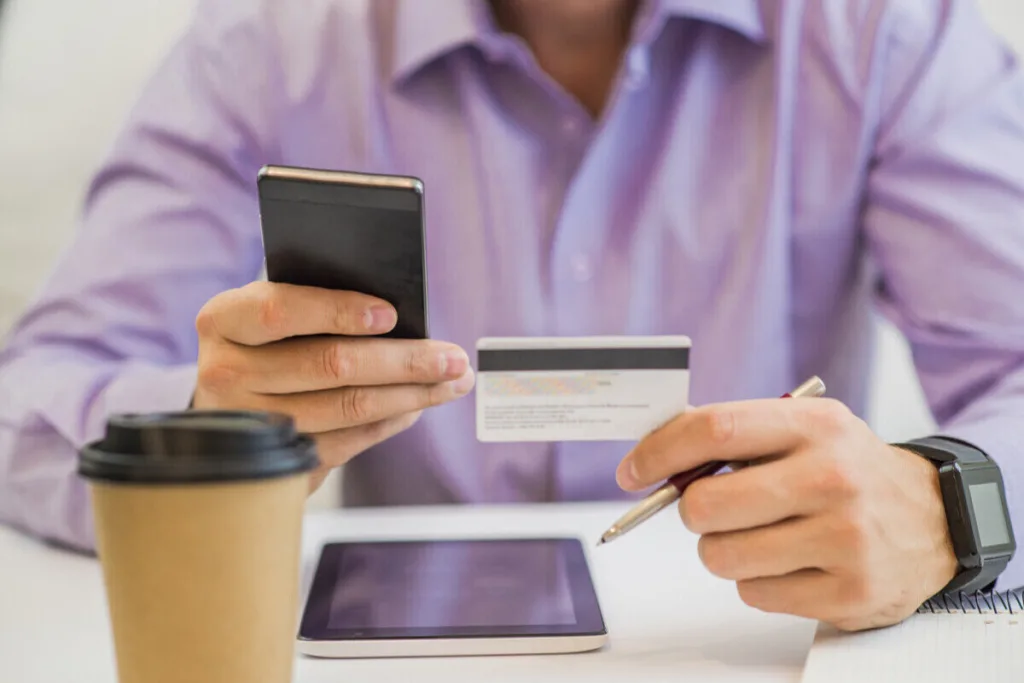 Tarjetas de recarga y telefon&iacute;a